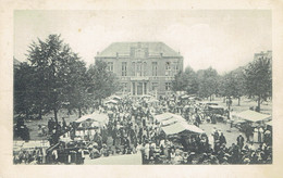 Andenne Palais De Justice Et Marché  Animée TOP - Andenne