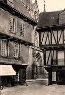 Vannes * Place Henri IV Et Entrée De La Cathédrale * Commerce Chaussures DREAN , TOUROUDE Successeur - Vannes