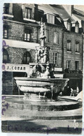 Delcampe - - 30 - GUINGAMP - ( C Du Nord ), La Fontaine, La Plomée, Place Du Centre, Magasin, Petit Format, Non écrite, TBE, Scans. - Guingamp