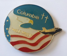 BD108 Pin's Space Espace Fusée Colombia Engle Truly Aigle Eagle USA Nasa Achat Immédiat - Spazio