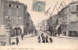 CPA Lot De 2 Cartes De Niort - Rue De La Gare Et Rue Des Douves - Animé - Niort