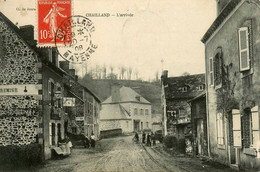 Chailland * 1908 * L'arrivée Au Village * Charcuterie * écurie * Maréchal Ferrant * Rails Ligne Chemin De Fer Mayenne - Chailland