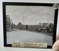 GUERRE 1914-18  PLAQUE De VERRE  PHOTO AMATEUR - Manoeuvres Relèvement Camions - Insigne Otarie Sur Bâche 14/08/1917TBE - Glasdias