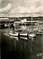 Concarneau * Vue Sur La Halle Aux Poissons * Bateau Pêche - Concarneau