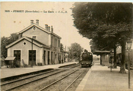 Jussey * Intérieur De La Gare Du Village * Train Locomotive * Ligne Chemin De Fer - Other & Unclassified