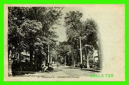 SHERBROOKE, QUÉBEC - COMMERCIAL STREET - ANIMATED WITH PEOPLES - UNDIVIDED BACK - A. Z. PINSONNEAULT, PHOTO - - Sherbrooke