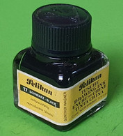 Ancienne Petite BOUTEILLE D'ENCRE Noire Pour STYLO Plume - PELIKAN -  Etat D'usage , Il En Reste - Années 1950 / 1960 - Stylos