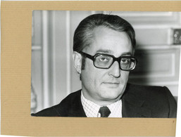 Politique France /J ACQUES PERRILLIAT Directeur De Cabinet Du Prefet De Paris  EN 1974 - Identified Persons