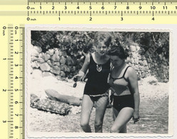 REAL PHOTO Ancienne, Swimsuit Women On Beach Femmes Sur Plage  Photo ORIGINAL - Anonymous Persons