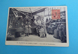 PARIS - CARTE PHOTO - AU PLANTEUR DE CAIFFA  - UNE SALLE DE TORREFACTION AVEC SES OUVRIERS - Petits Métiers à Paris