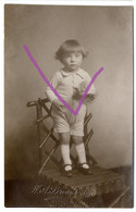 ♥️ Petite Fille Sur Une Chaise. Vandenabeele. London 23.01.1918) (Photo Studio, Montage, Fotokaart)(KL-B-5) - Photographs