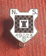 Chess / Schach N. S. 1923.  Enamel  Badge / Pin / Brooch - Jeux