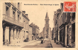 86-NEUVILLE-DU-POITOU- RUE VICTOR-HUGO ET EGLISE - Neuville En Poitou