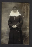 ZUSTER * NONNE * SISTER * RELIGION * RELIGIEUSE * OUDE FOTO * ANCIEN PHOTO * 10 X 6.50 CM - Anonymous Persons