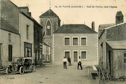 La Plaine Sur Mer * Rue De Pornic Vers L'église * Automobile Voiture Ancienne * A LA DESCENTE DES VOYAGEURS * Menuisier - La-Plaine-sur-Mer