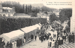 91-ORSAY-FÊTE DU COURONNEMENT DE LA ROSIERE LE CORTEGE SE RENDANT A LA MAIRIE - Orsay