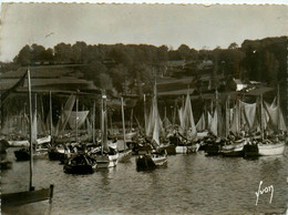 Douarnenez * Les Sardiniers Au Port * Bateaux Pêche - Douarnenez