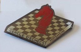 BD272 Pin's Jeu D'échec Cercle D'échecs HIPSHEIM  Achat Immédiat - Jeux