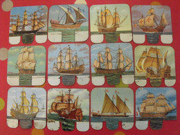 Lot De 12 Plaquettes Bateaux. Huilor Samo Chat Ambré Cremolive. Lot 9 - Plaques En Tôle (après 1960)