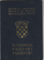 C103  --   PASSPORT  --   CROATIA  --   II.   MODEL  --  2009  --  BOY  --   7  YEAR - Historical Documents