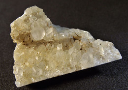 Calcite Cluster ( 3 X 2 X 1.5 Cm )  La Sambre Quarry - Landelies - Hainaut, Wallonia - Belgium - Minéraux