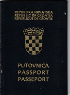 C111 --   PASSPORT  --   CROATIA  --   I. MODEL  --  1994  --  FAMILY PASSPORT  --  FATHER & BOY  --  6 YEAR - Historical Documents