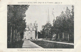 SAINT-JULiEN-L'ARS. - Le Château Et La Flèche De L'Eglise - Saint Julien L'Ars