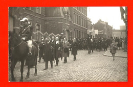 Fosses LaVille:St.Feuillen1928 Cortège Religieux Escorté Par La Cavalerie,les Hommes Portent Des Lanternes De Procession - Lugares