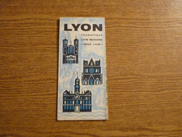 Lyon - Rhône (69) - Carte Touristique Lyon Moderne - "Vieux Lyon" - Voir Photos - Format Plié 10,5 Cm X 23,5 Cm Env. - Karten/Atlanten