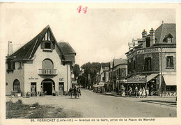 Pornichet * Avenue De La Gare Prise De La Place Du Marché * Café AU BON COIN * Bazar Articles De Plage - Pornichet