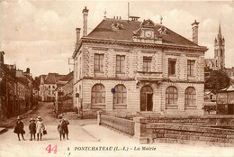 Pontchâteau * Rue Et Vue Sur La Mairie * Hôtel De Ville - Pontchâteau