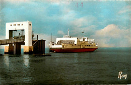 St Brévin L'océan * Arrivée Du Bateau Bac St Brévin - Saint-Brevin-l'Océan