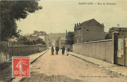SAINT CYR L'ECOLE - Rue De Neauphle, Carte Aspect Toilé. - St. Cyr L'Ecole