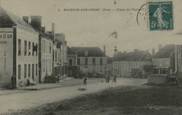 61 - BAZOCHE-sur-HOENE - Place De L'Eglise - Bazoches Sur Höne