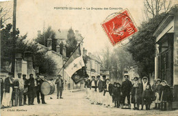 Portets * Le Drapeau Des Conscrits Du Village * Villageois * Rue * Tambour - Other & Unclassified