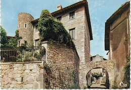 01    Perouges - La Porte  D'en Bas - La Tour Sur Les Remaparts - Pérouges