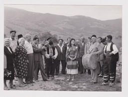 Bulgarie 1960s Bulgarian Communist Leader TODOR ZHIVKOV W/Traditional Drum Tapan Bagpiper Official Orig Photo (55726) - Personnes Identifiées