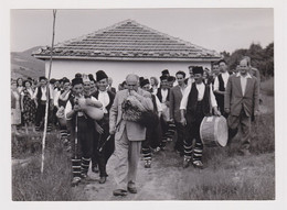 Bulgarie 1960s Bulgarian Communist Leader TODOR ZHIVKOV W/Traditional Bagpipe Bagpiper Official Orig Photo (55719) - Personnes Identifiées