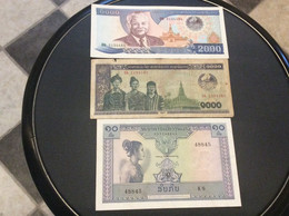LOT  3  Billets  LAOS  *10 *1000 *2000 - Laos