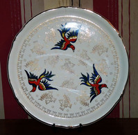 SUPERBE GRAND PLAT PLAT ROND LONGWY DECORE A LA MAIN COLOMBE TULIPES TBE 33.5cm - Longwy (FRA)