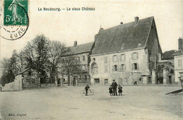 Le Neubourg * Place Et Le Vieux Château - Le Neubourg