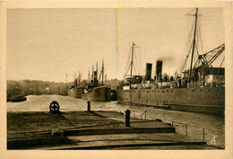 Caen * Vue Sur Le Port * Bateau Cargo Commerce - Caen