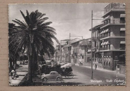 CPSM ITALIE - VIAREGGIO - Viale Carducci - TB ANIMATION MAGASIN Petite AUTOMOBILE FIAT HOTEL - Viareggio