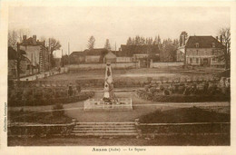 Auxon * Vue Sur Le Square Du Village * Hôtel Café Des Voyageurs - Sonstige & Ohne Zuordnung