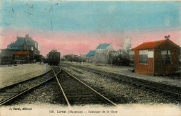 Laval * Intérieur De La Gare * Ligne Chemin De Fer * Train Wagons - Laval