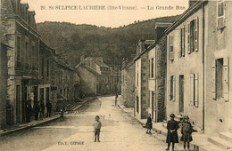 St Sulpice Laurière * La Grande Rue Du Village * Villageois - Autres & Non Classés