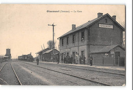 CPA 80 Oisemont La Gare Et Le Train - Oisemont