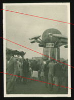 Orig. Foto Um 1930 Historisches Fahrgeschäft Karussell Hugo Haase Hannover, Jahrmarkt, Carousel At Funfair, Fair - Personas Anónimos