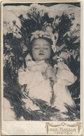 CDV - Portrait Enfant Post-mortem - Fleurs + Chapelet - Par Massun à Metz (Ca 1900) - Ancianas (antes De 1900)