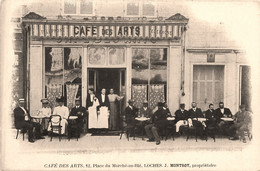 Loches * Façade Devanture Café Des Arts * 12 Place Du Marché Au Blé * MONTROT Propriétaire - Loches